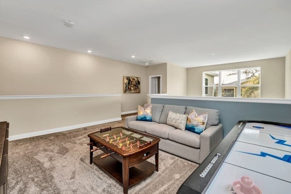 Boutique Canvas - Image 25