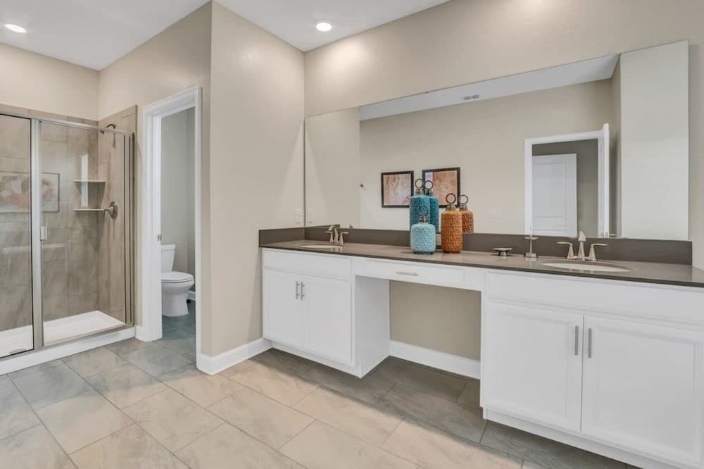 Boutique Canvas - Image 27