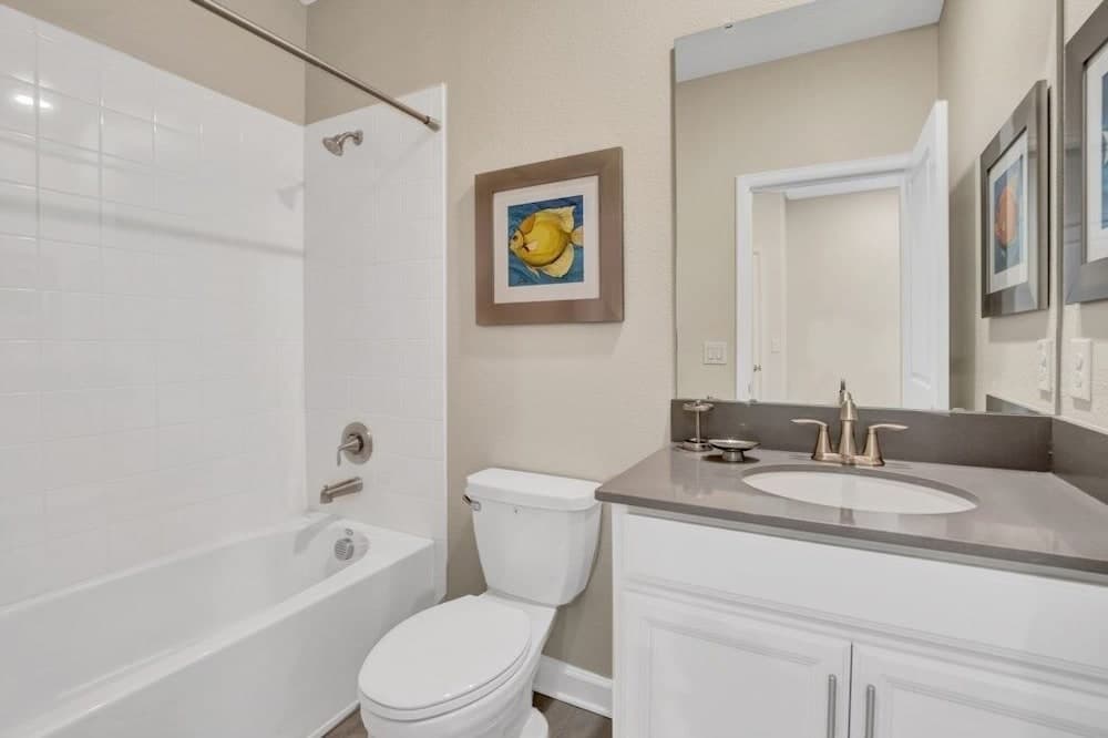 Boutique Canvas - Image 32