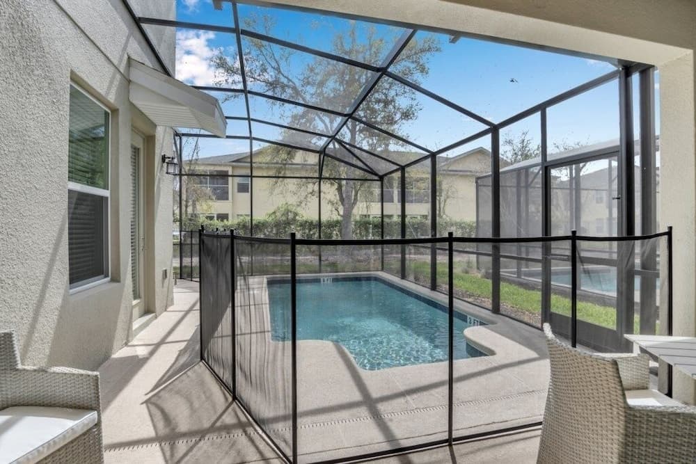 Boutique Canvas - Image 33