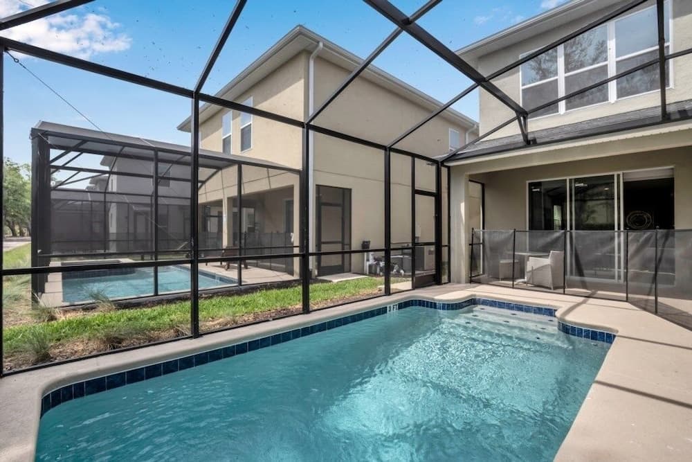 Boutique Canvas - Image 35