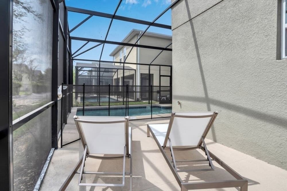 Boutique Canvas - Image 36