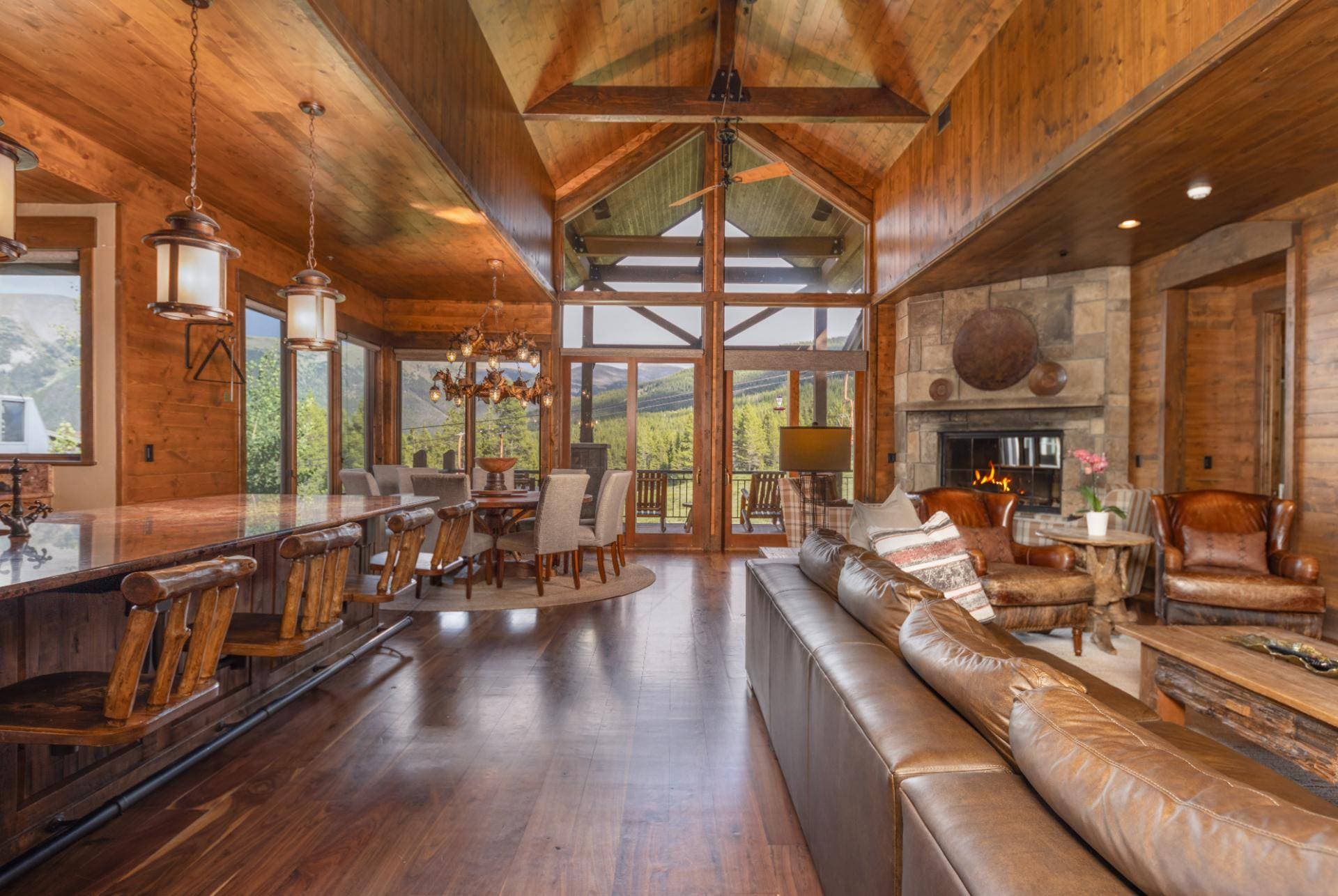 Lumber Jack Lodge - Image 3