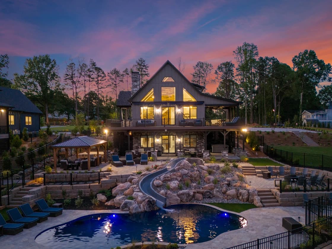 Lakefront Serenity Lodges - Image 7