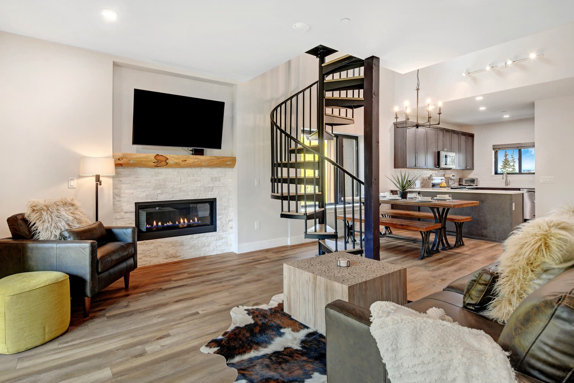 Braidwood Penthouse Condo #304 - Image 4