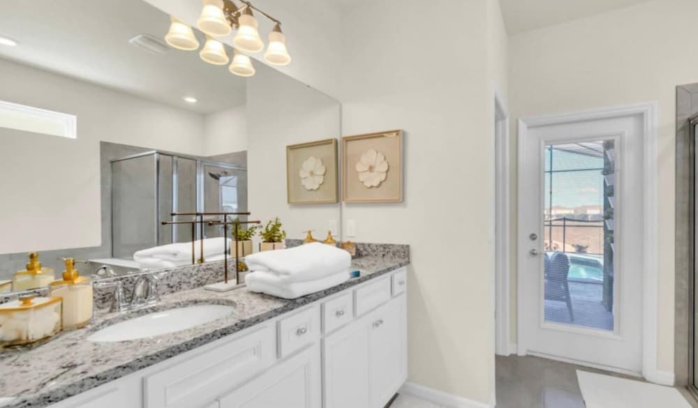 Four Corners Oasis - Image 29