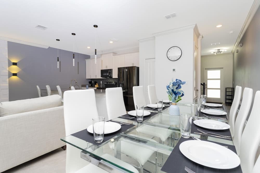 Seamless Storey - Image 13