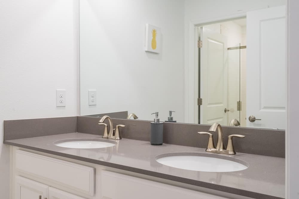 Seamless Storey - Image 33