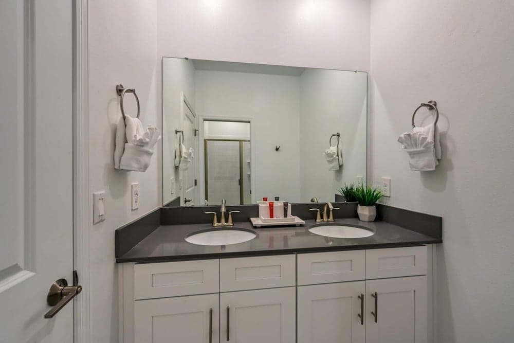 Scene Lane Villa #4387 - Image 13