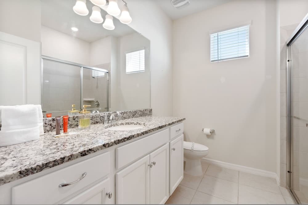 Grand Escape at Windsor Island - Image 35