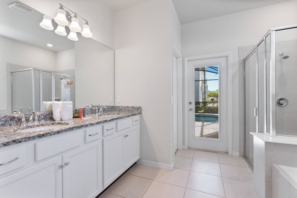 Grand Escape at Windsor Island - Image 48