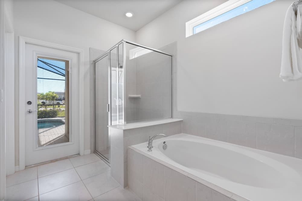 Grand Escape at Windsor Island - Image 49