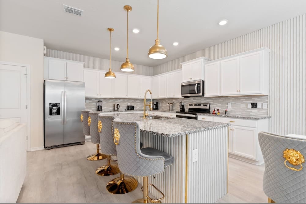 Grand Escape at Windsor Island - Image 15