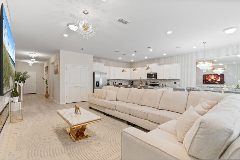 Grand Escape at Windsor Island - Image 9