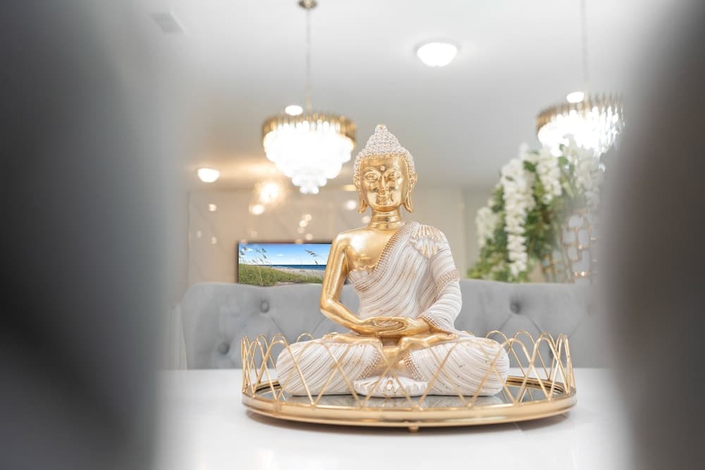 Grand Escape at Windsor Island - Image 24