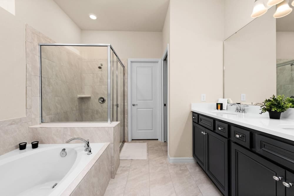 Windsor Five Suite - Image 10