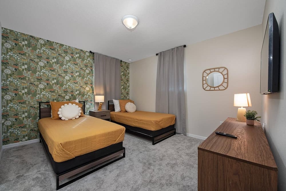 Windsor Five Suite - Image 17