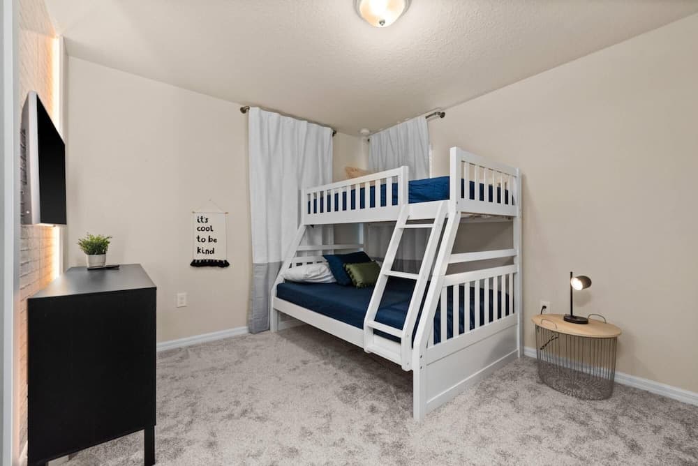 Windsor Five Suite - Image 20