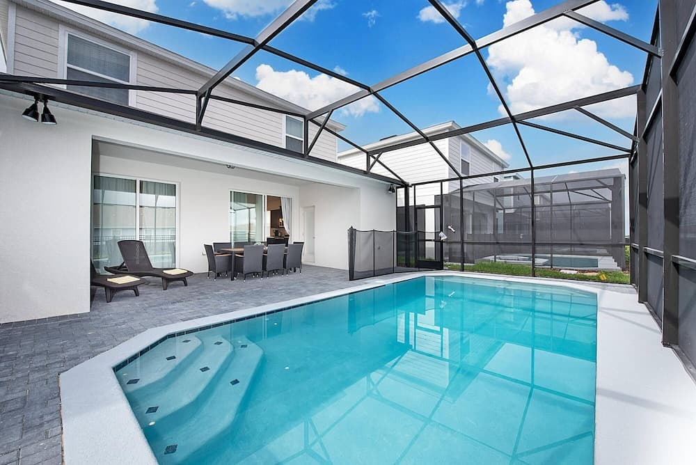 Windsor Five Suite - Image 2