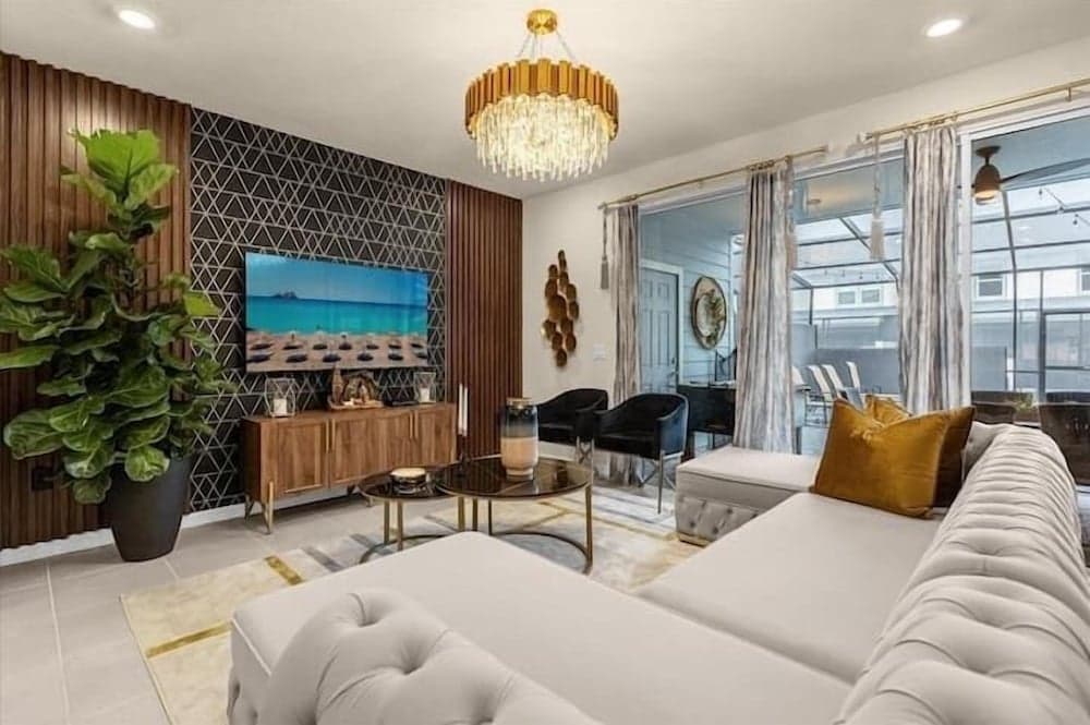 Windsor Palms - Image 1