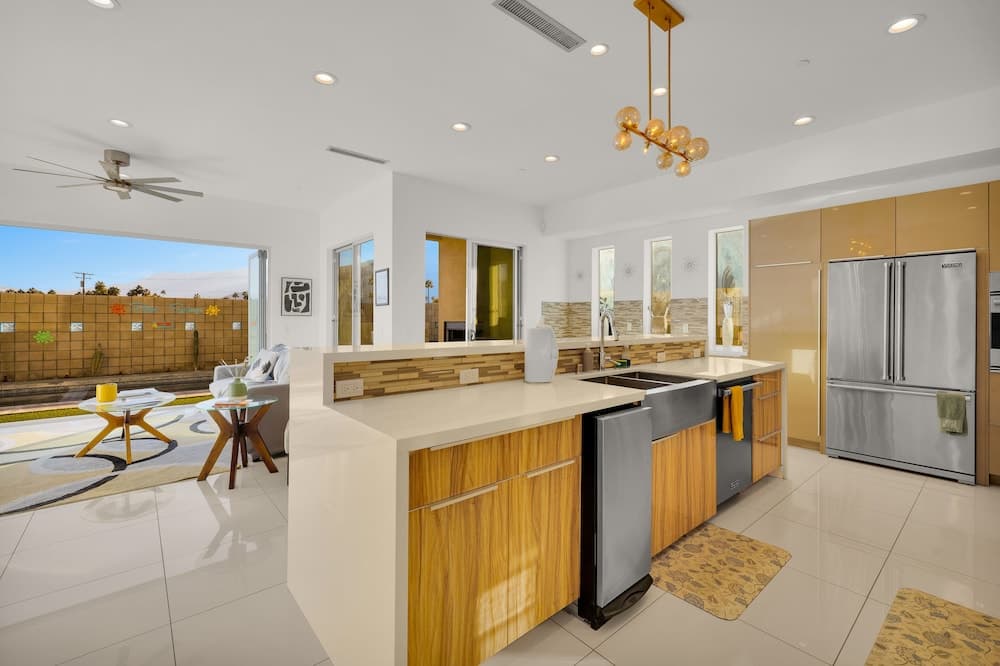 Breathtaking Architectural Jewel - Image 13