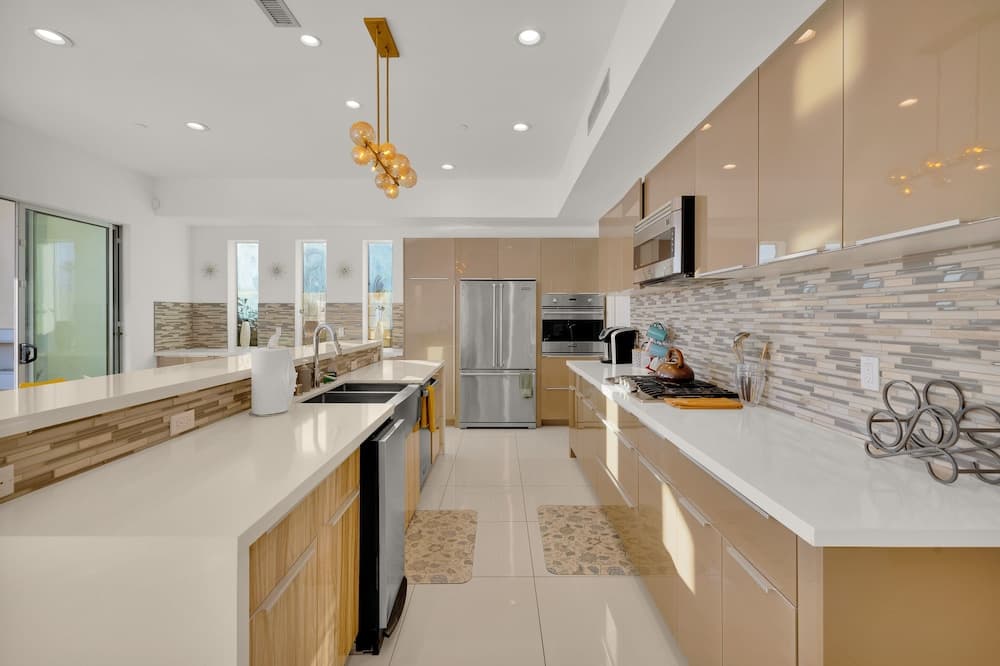 Breathtaking Architectural Jewel - Image 14