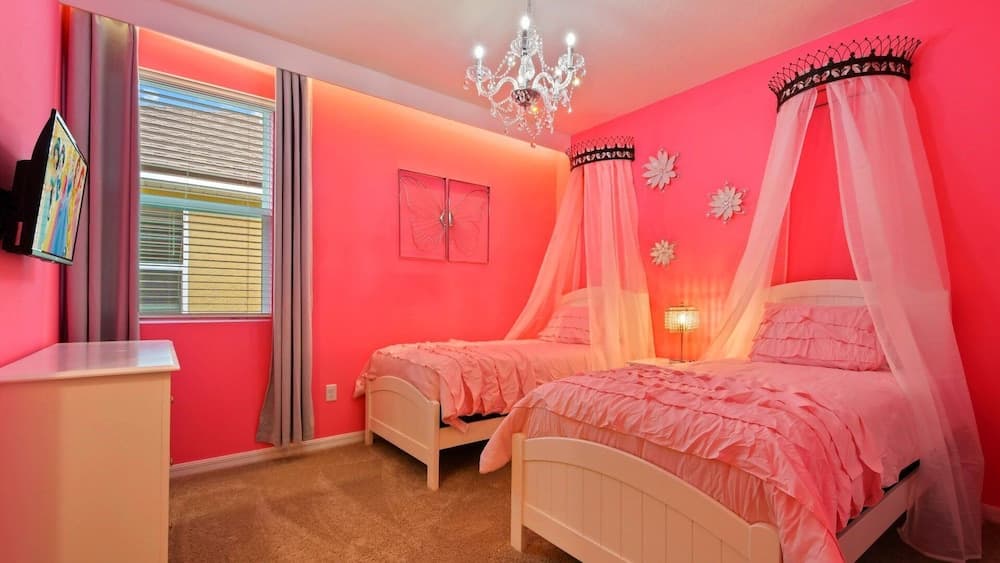 Bright Solara Retreat - Image 25