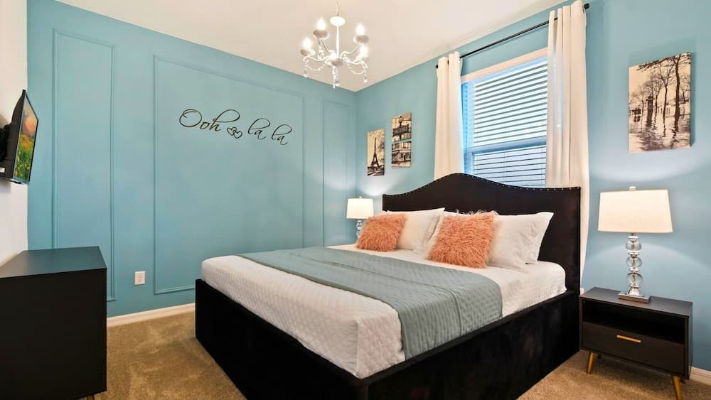 Bright Solara Retreat - Image 28