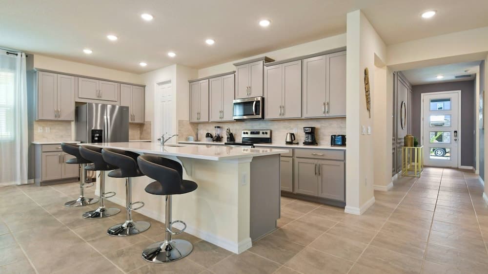 Bright Solara Retreat - Image 5