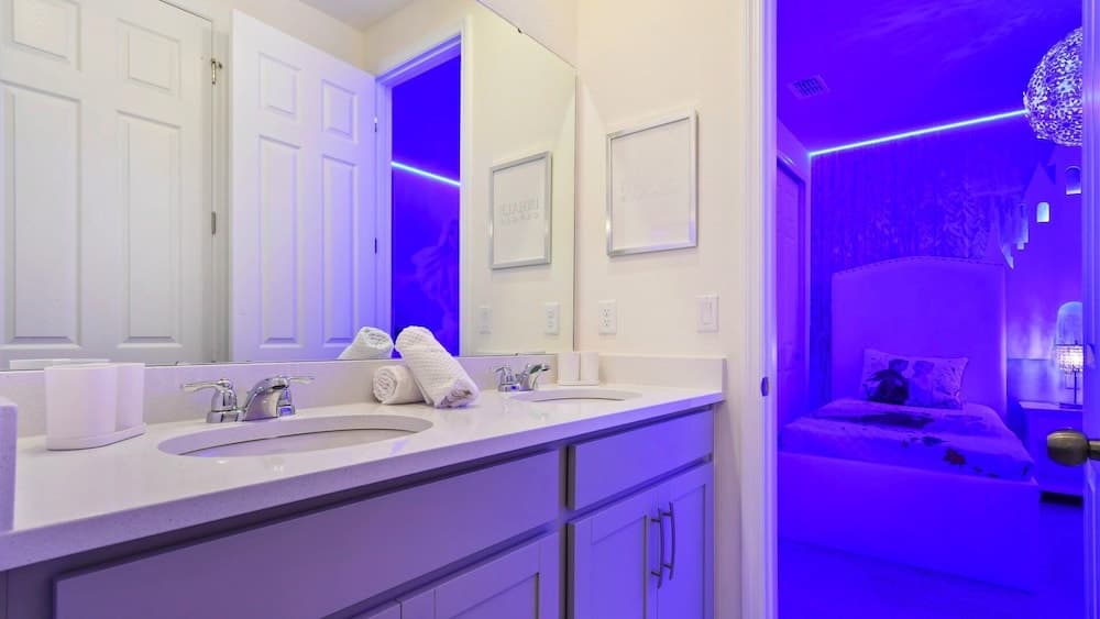 Bright Solara Retreat - Image 30