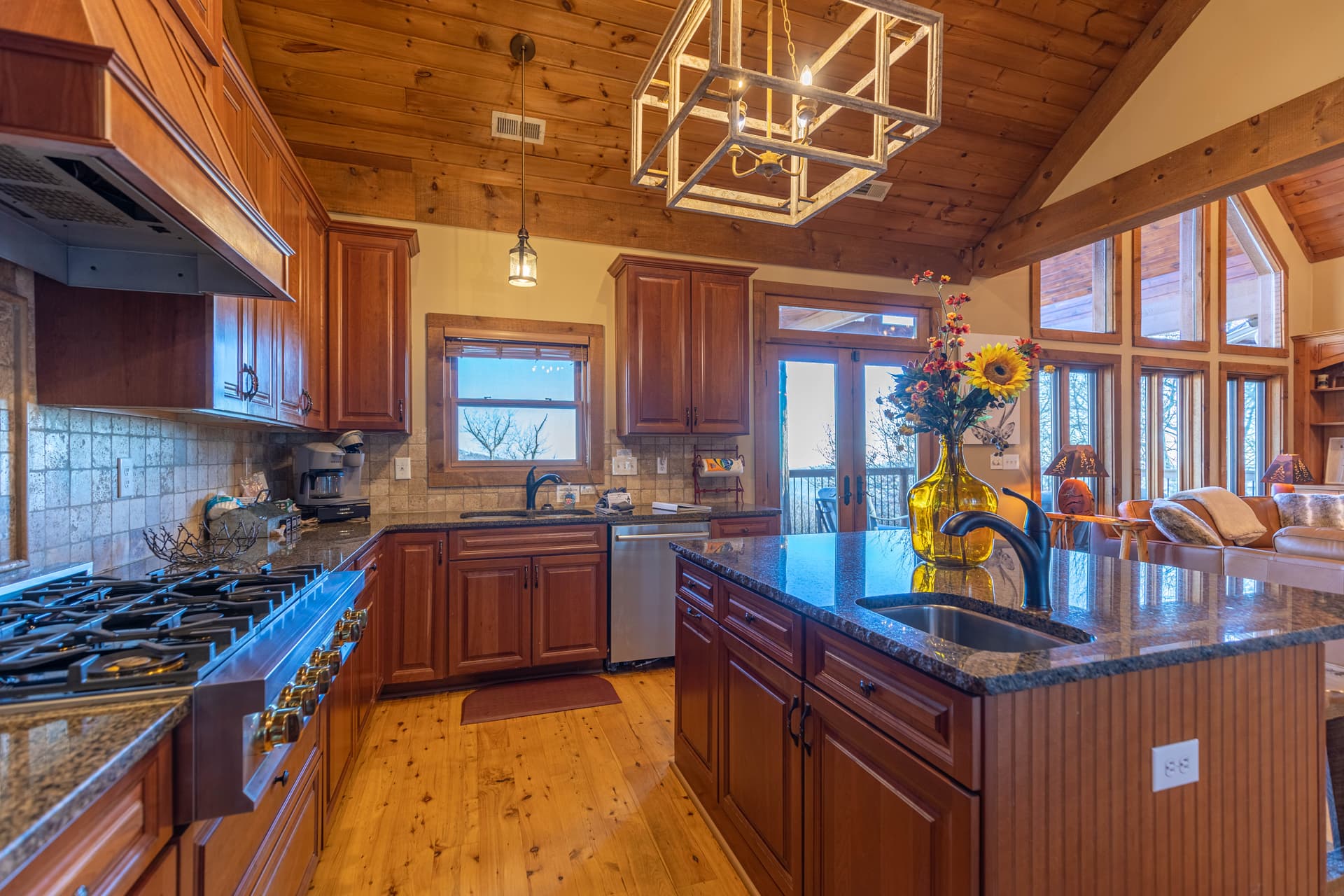 Buckhorn Lodge - Image 10