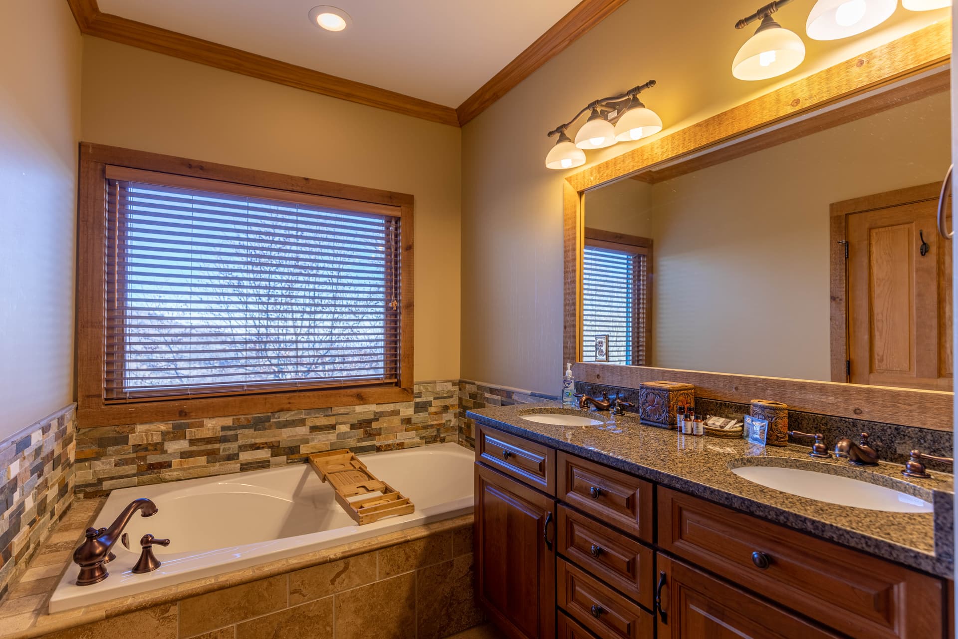 Buckhorn Lodge - Image 16