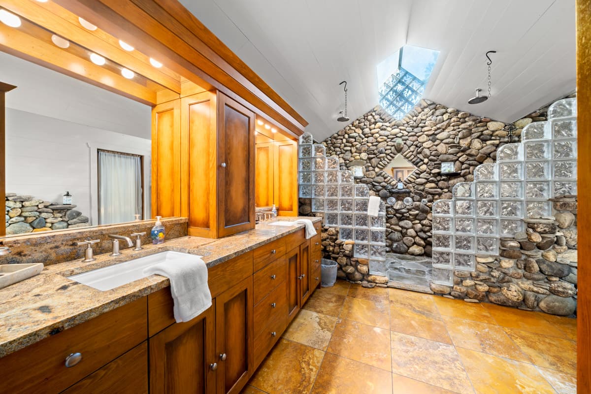 Bullhead Mountain Lodge - Image 16