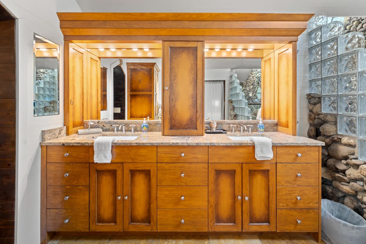 Bullhead Mountain Lodge - Image 18