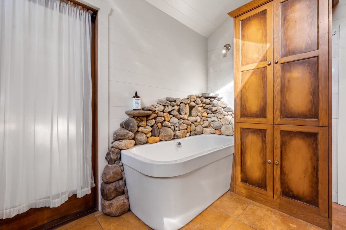 Bullhead Mountain Lodge - Image 19