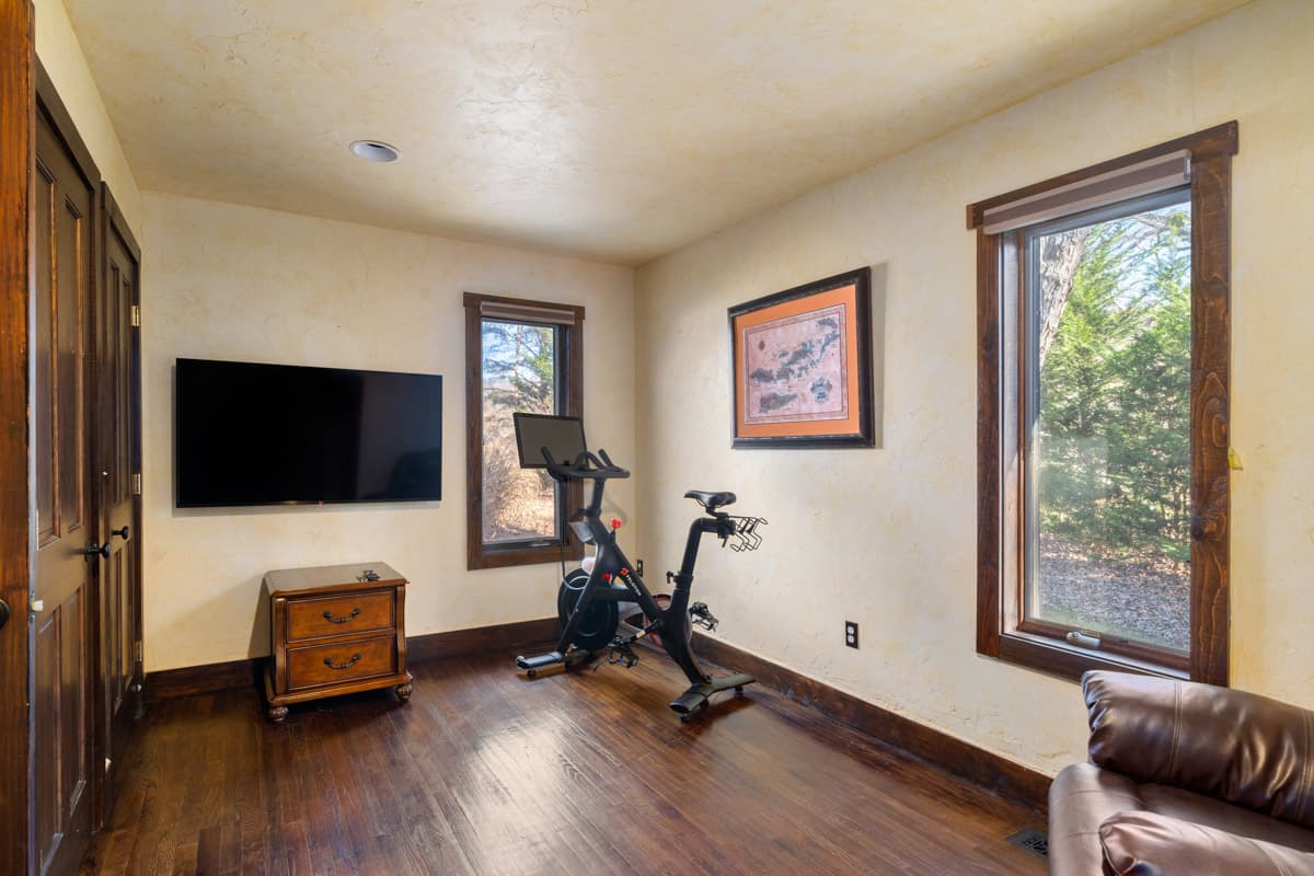 Bullhead Mountain Lodge - Image 20