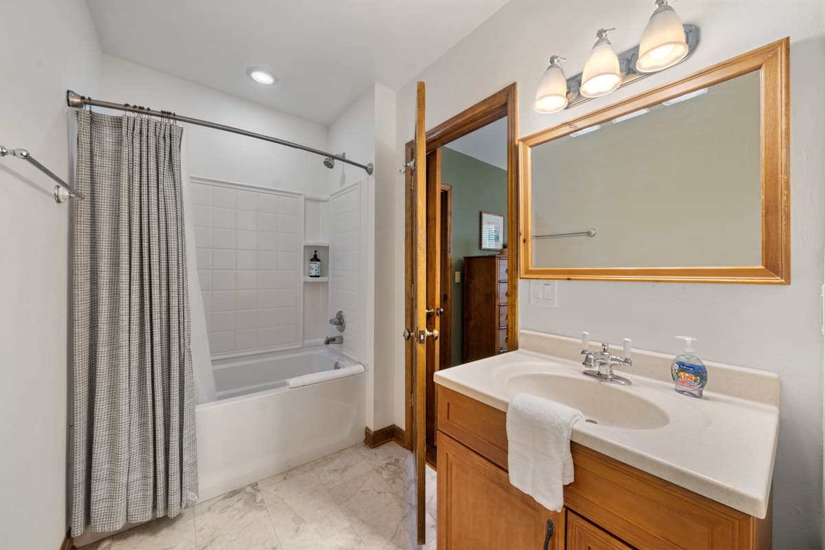 Bullhead Mountain Lodge - Image 26