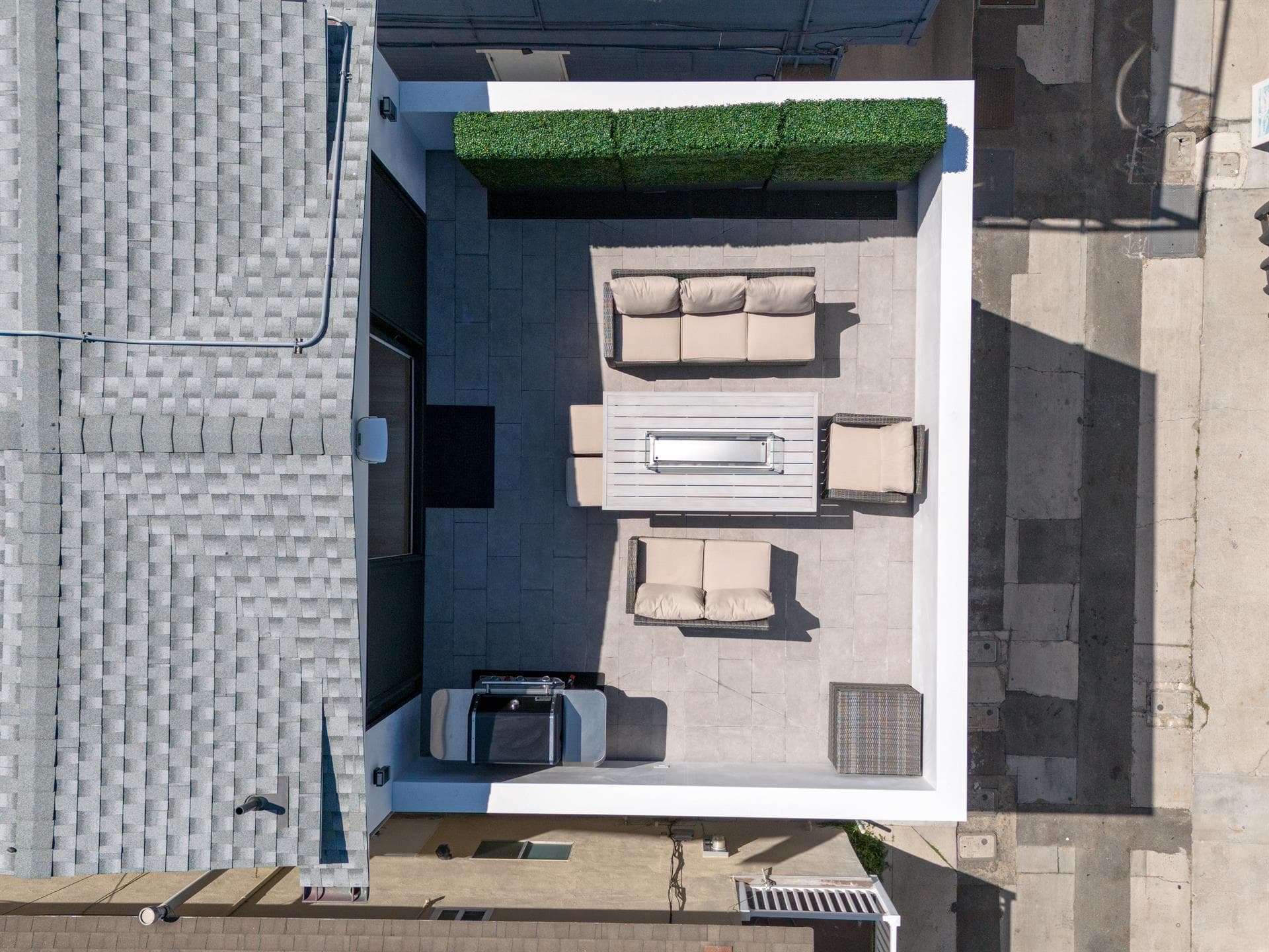 Sun Deck Haven - Image 23