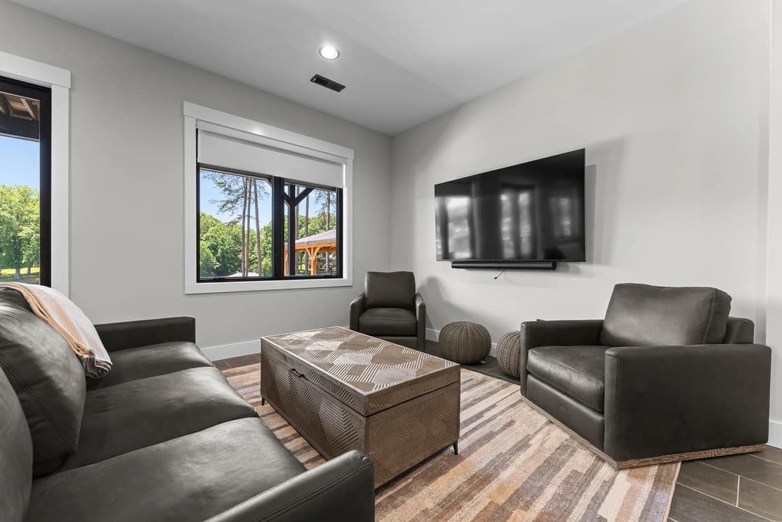 Lakefront Serenity Lodges - Image 35