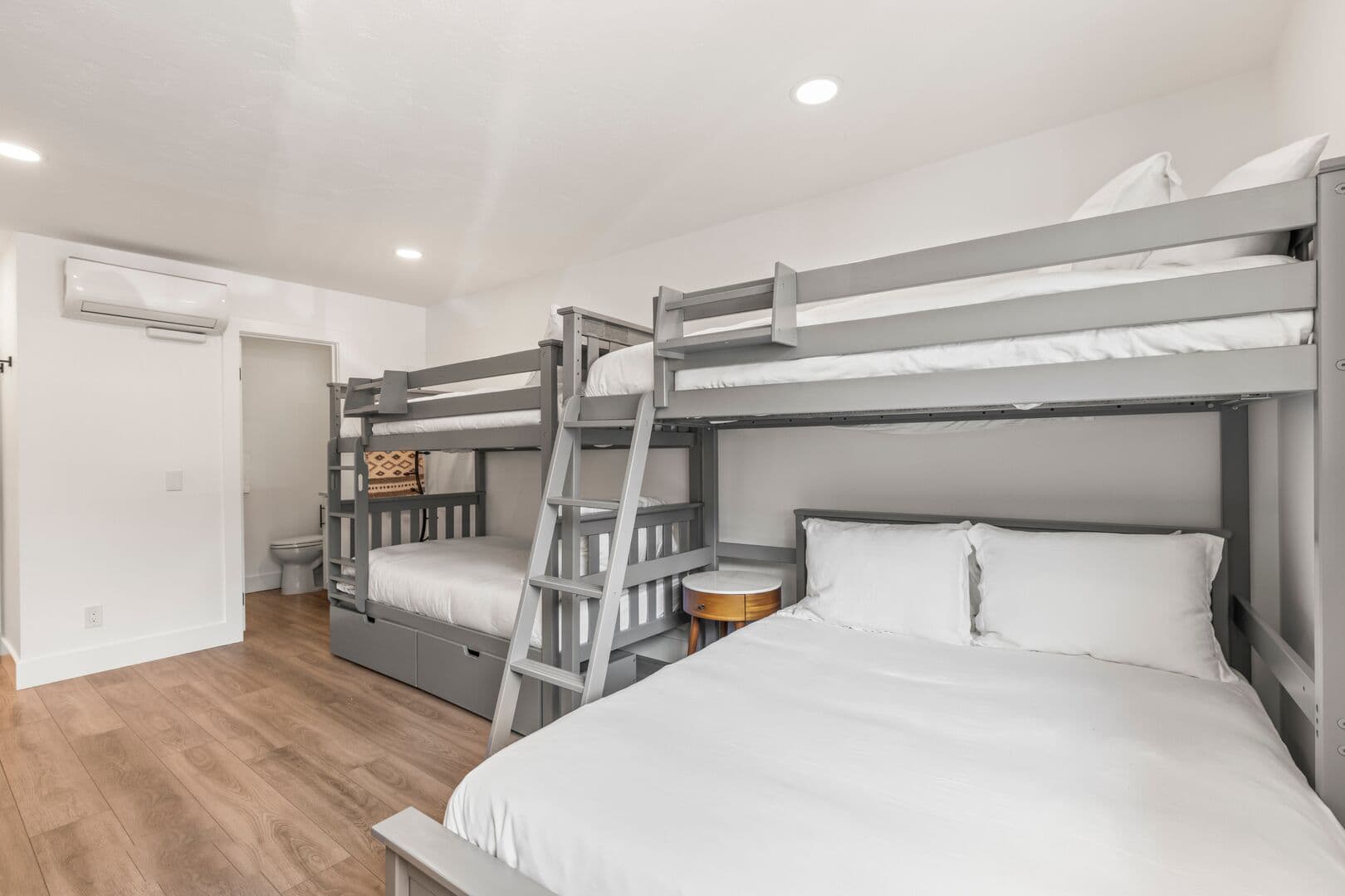 Red Pine Retreat - Image 18