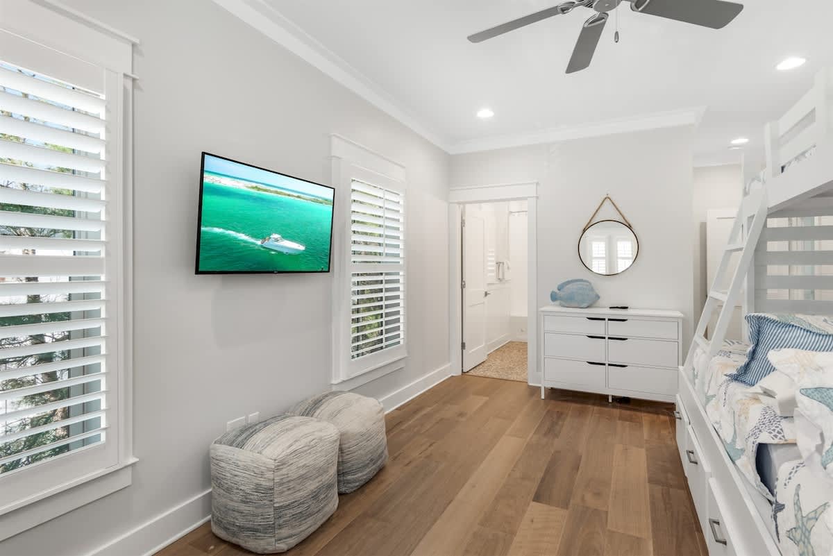 Crab House - Image 23