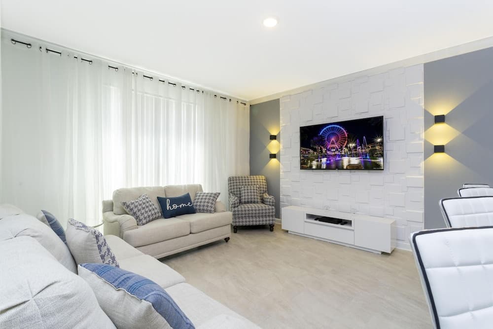 Seamless Storey - Image 1