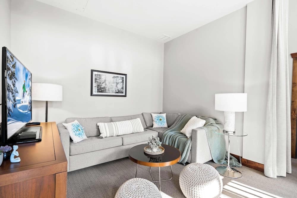 Calming Canyons Penthouse - Image 14