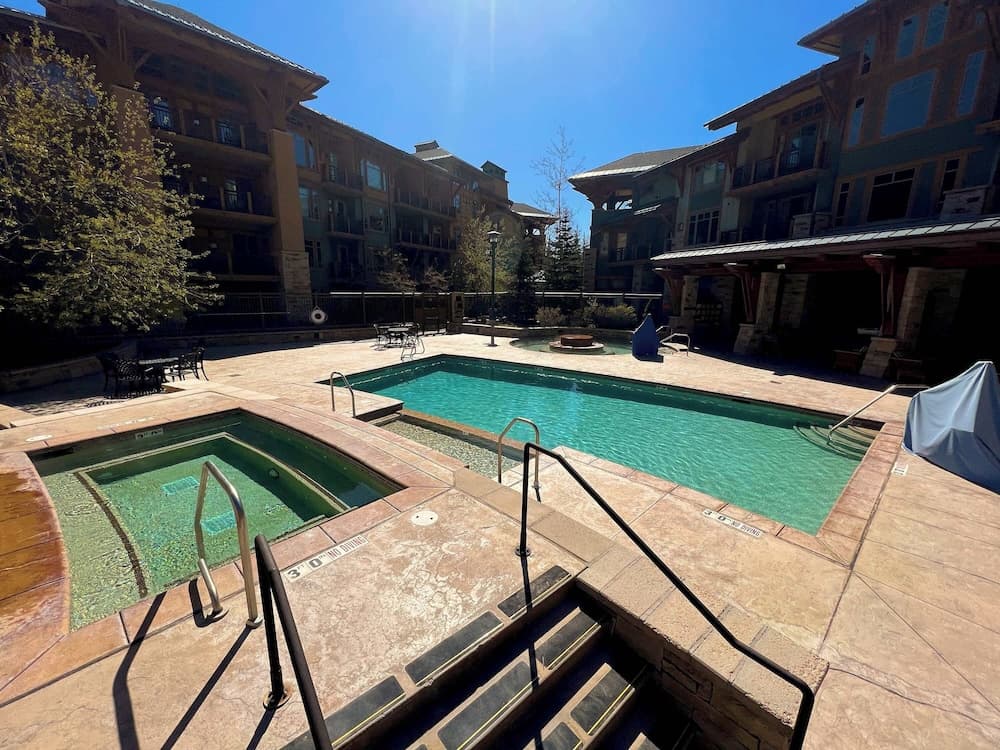 Calming Canyons Penthouse - Image 3