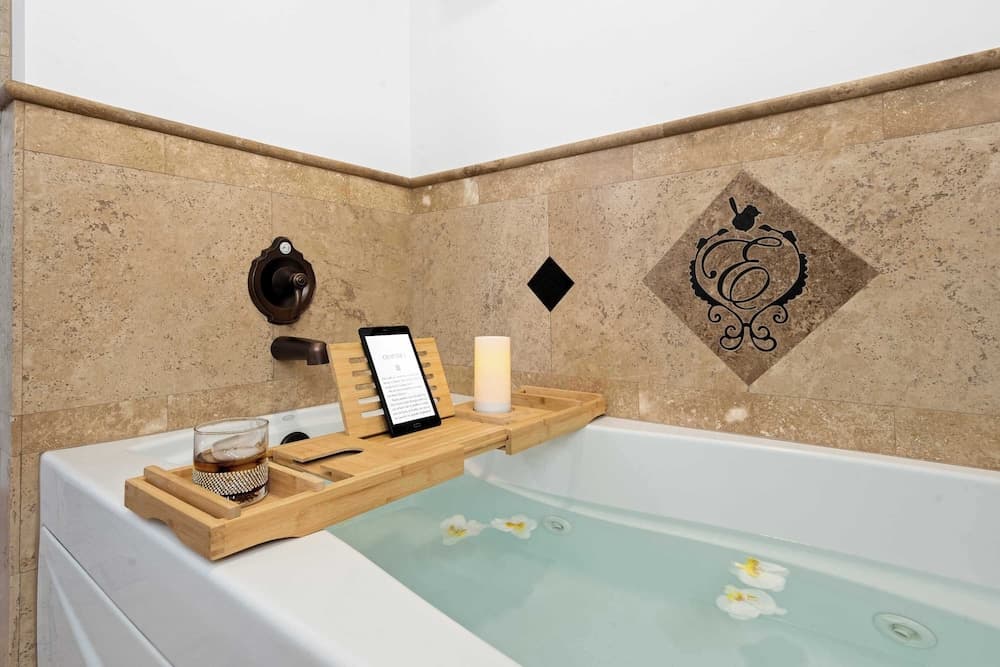 Calming Canyons Penthouse - Image 10