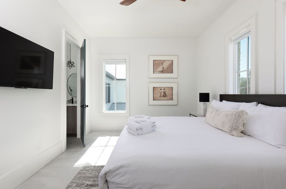 Casa Blanca - Image 17