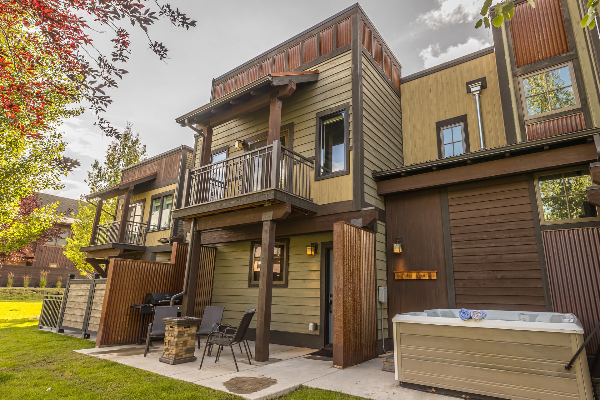 Western Luxe Delight - Image 1