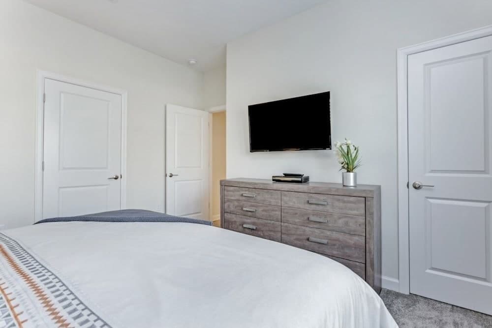 Champions Stay - Image 16