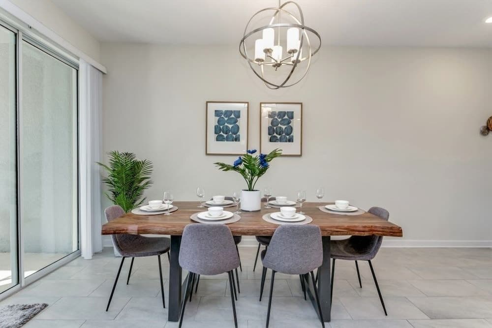 Champions Stay - Image 7