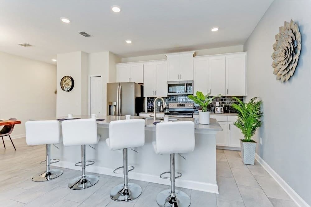 Champions Stay - Image 5